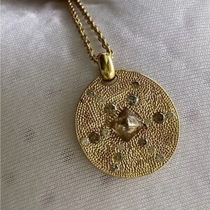 De Beers 18k Yellow Gold Talisman Rough Diamond Circle Pendant